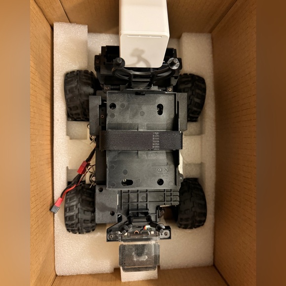 AWS DeepRacer Fully Autonomous 1/18th Scale Race Car for Developers - Picture 3 of 14